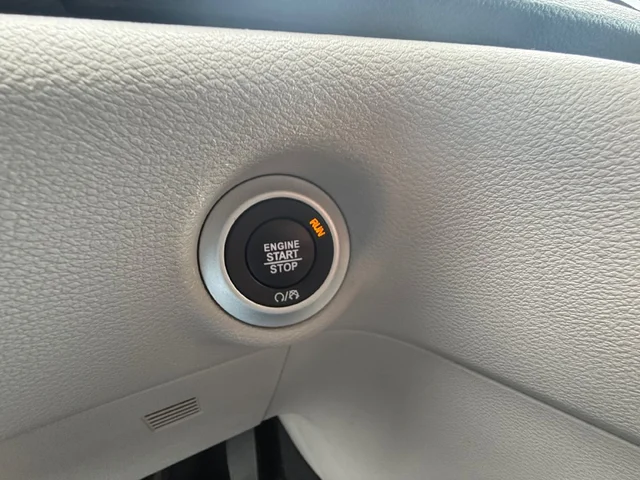 SEMINUEVOS CHRYSLER Pacifica a Estados en autogozo