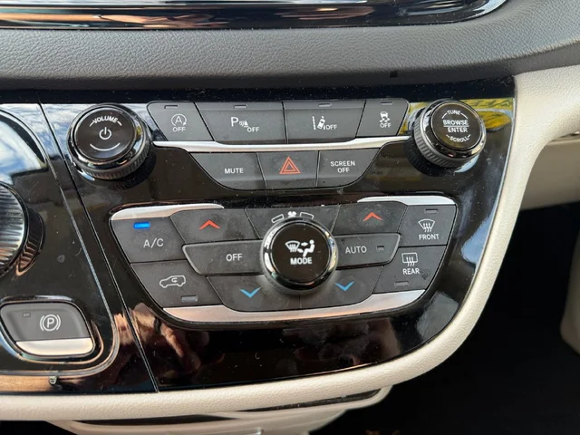 SEMINUEVOS CHRYSLER Pacifica a Estados en autogozo