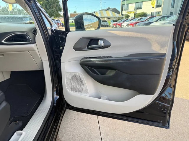SEMINUEVOS CHRYSLER Pacifica a Estados en autogozo