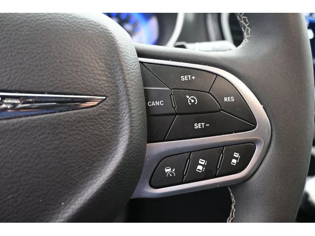 SEMINUEVOS CHRYSLER Pacifica a Estados en autogozo