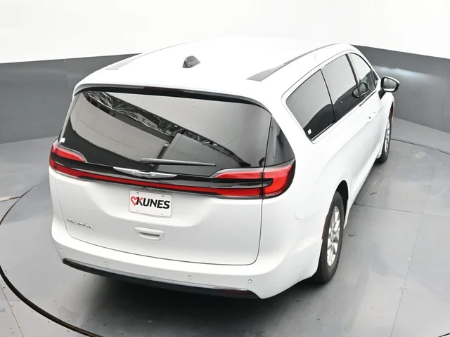 SEMINUEVOS CHRYSLER Pacifica a Estados en autogozo