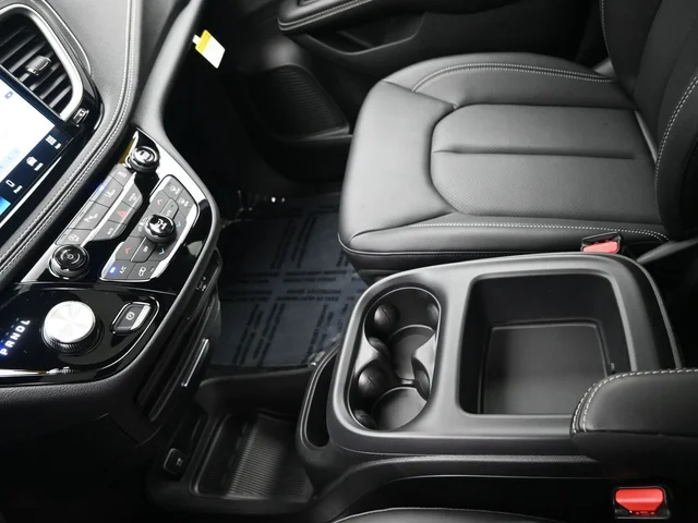 Nuevos CHRYSLER PACIFICA à Estados chez autogozo