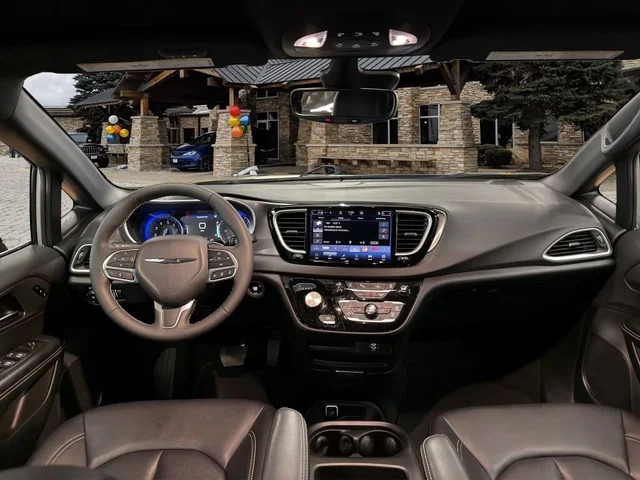 SEMINUEVOS CHRYSLER Pacifica a Estados en autogozo