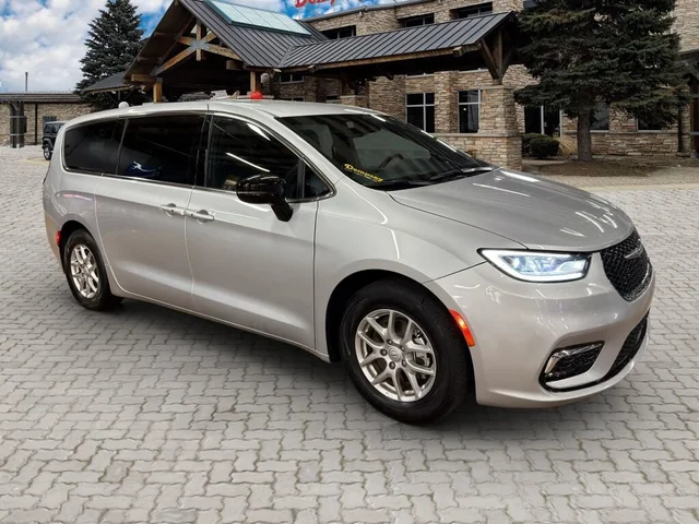 SEMINUEVOS CHRYSLER Pacifica a Estados en autogozo