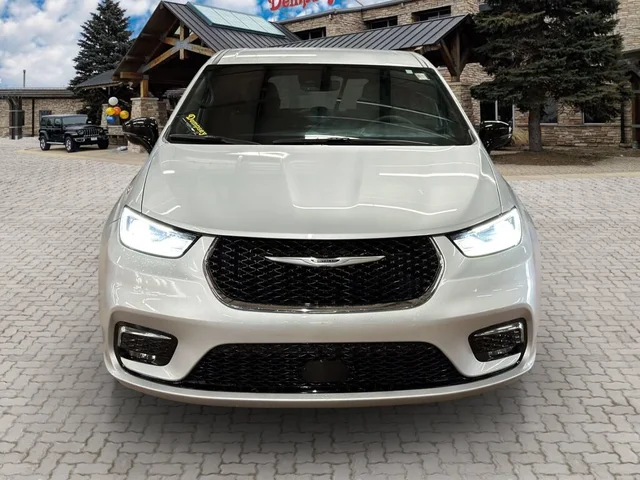 SEMINUEVOS CHRYSLER Pacifica a Estados en autogozo
