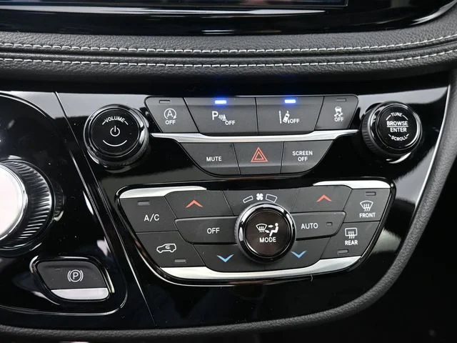 Nuevos CHRYSLER PACIFICA à Estados chez autogozo