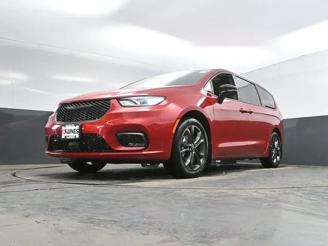 Nuevos CHRYSLER PACIFICA à Estados chez autogozo