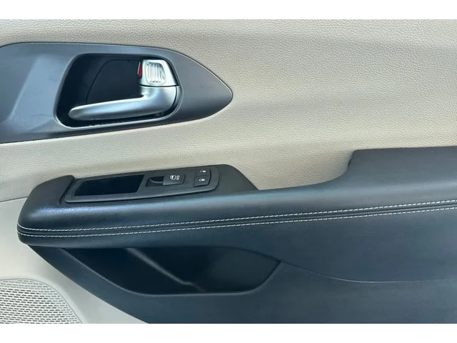SEMINUEVOS CHRYSLER Pacifica at ELK GROVE in Elk Grove Buick GMC