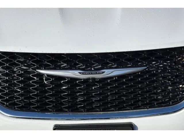 SEMINUEVOS CHRYSLER Pacifica at ELK GROVE in Elk Grove Buick GMC