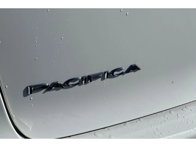 SEMINUEVOS CHRYSLER Pacifica at ELK GROVE in Elk Grove Buick GMC