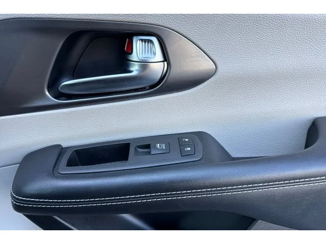 SEMINUEVOS CHRYSLER Pacifica a Estados en autogozo