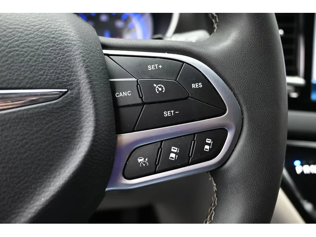 SEMINUEVOS CHRYSLER Pacifica a Estados en autogozo