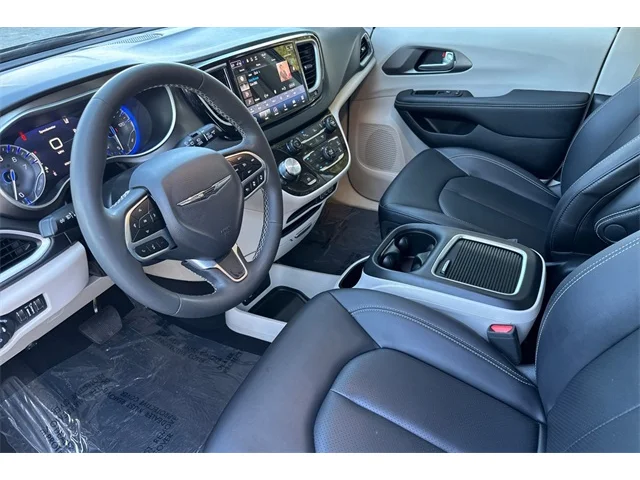 SEMINUEVOS CHRYSLER Pacifica at ELK GROVE in Elk Grove Buick GMC