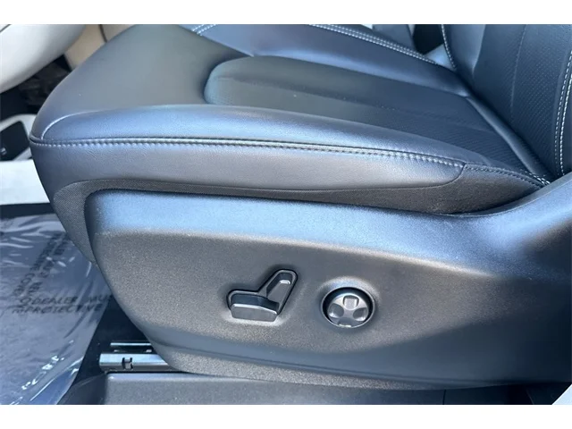 SEMINUEVOS CHRYSLER Pacifica at ELK GROVE in Elk Grove Buick GMC