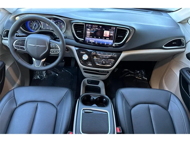 SEMINUEVOS CHRYSLER Pacifica at ELK GROVE in Elk Grove Buick GMC