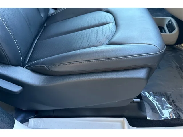 SEMINUEVOS CHRYSLER Pacifica at ELK GROVE in Elk Grove Buick GMC