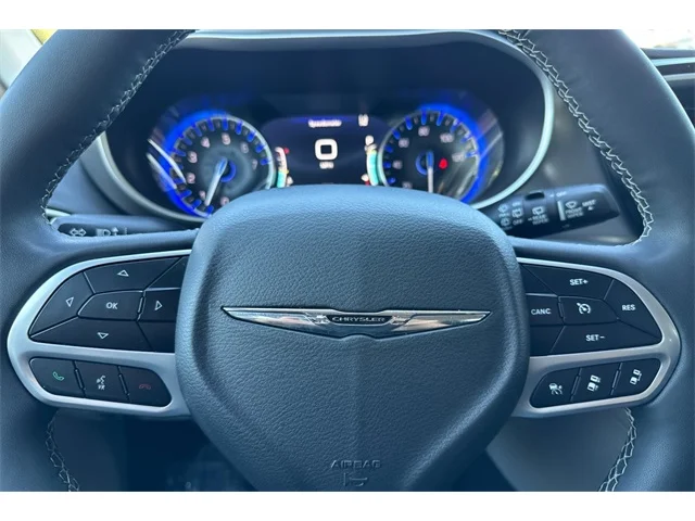 SEMINUEVOS CHRYSLER Pacifica at ELK GROVE in Elk Grove Buick GMC
