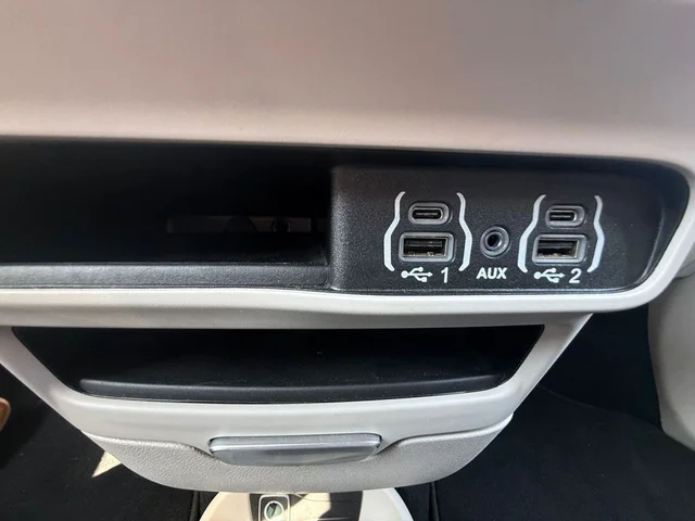 SEMINUEVOS CHRYSLER Pacifica a Estados en autogozo