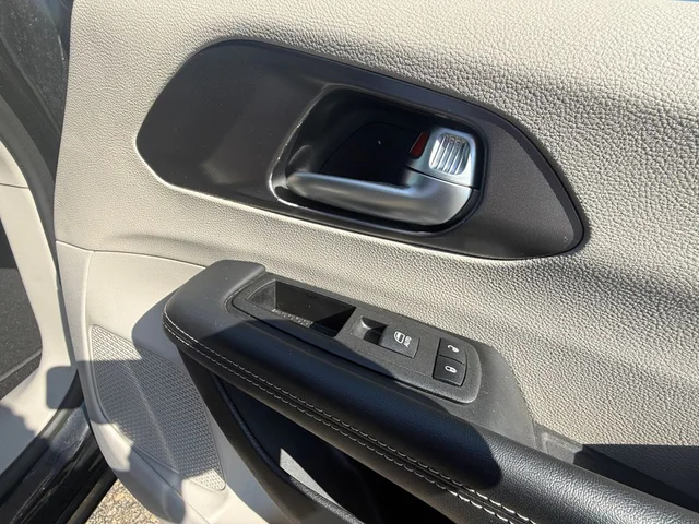 SEMINUEVOS CHRYSLER Pacifica a Estados en autogozo