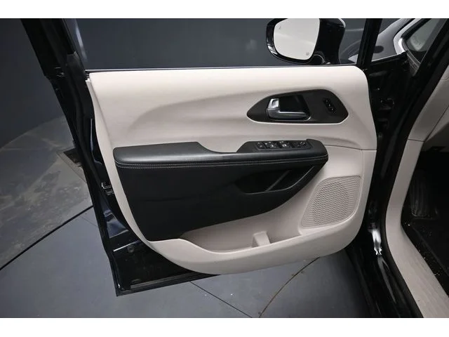 SEMINUEVOS CHRYSLER Pacifica a Estados en autogozo