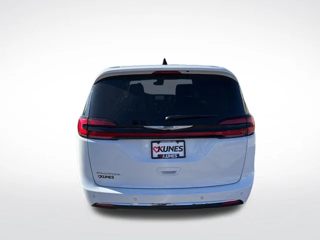 SEMINUEVOS CHRYSLER Pacifica a Estados en autogozo