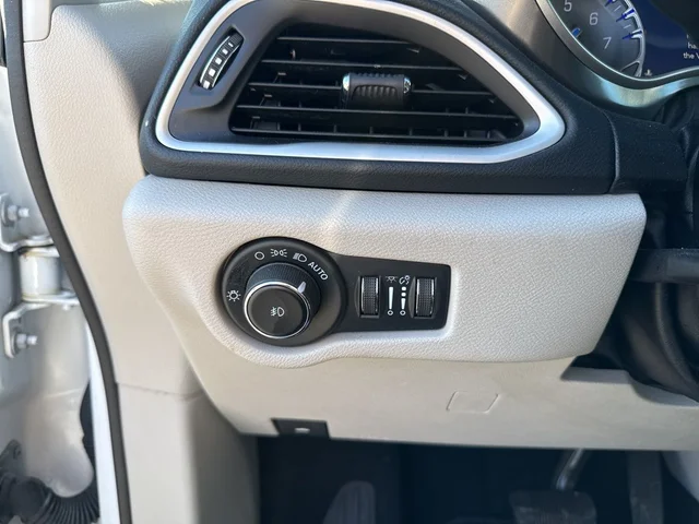SEMINUEVOS CHRYSLER Pacifica a Estados en autogozo