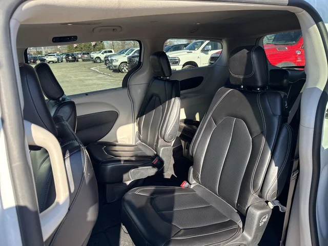SEMINUEVOS CHRYSLER Pacifica a Estados en autogozo