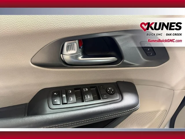 SEMINUEVOS CHRYSLER Pacifica a Estados en autogozo