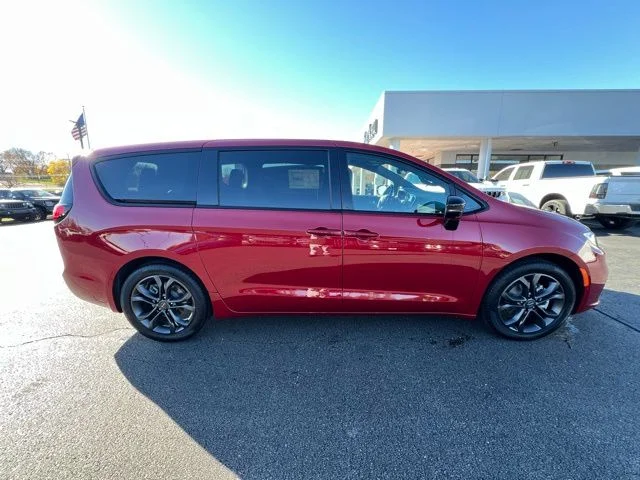 Nuevos CHRYSLER PACIFICA à Estados chez autogozo