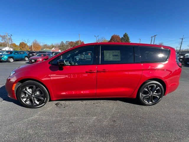 Nuevos CHRYSLER PACIFICA à Estados chez autogozo