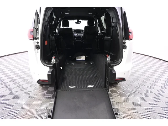 SEMINUEVOS CHRYSLER Pacifica a Estados en autogozo
