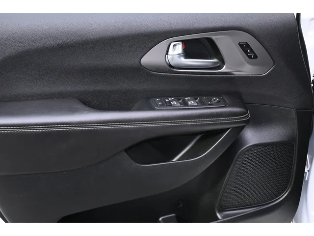 SEMINUEVOS CHRYSLER Pacifica a Estados en autogozo