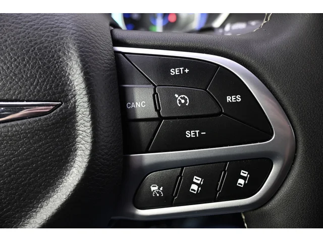SEMINUEVOS CHRYSLER Pacifica a Estados en autogozo