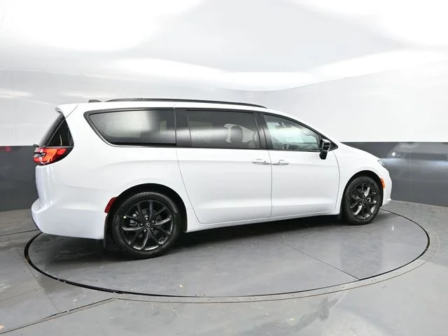 Nuevos CHRYSLER PACIFICA à Estados chez autogozo