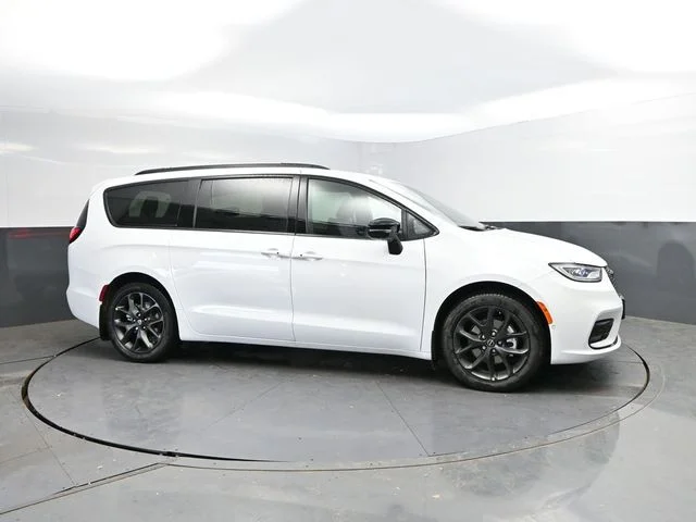 Nuevos CHRYSLER PACIFICA à Estados chez autogozo