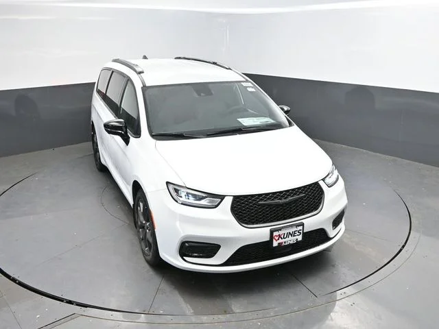 Nuevos CHRYSLER PACIFICA à Estados chez autogozo