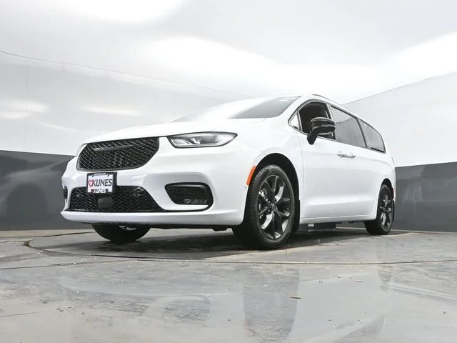 Nuevos CHRYSLER PACIFICA à Estados chez autogozo