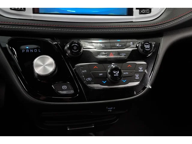 Nuevos CHRYSLER PACIFICA à Estados chez autogozo