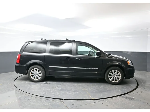 SEMINUEVOS CHRYSLER Town & Country a Estados en autogozo