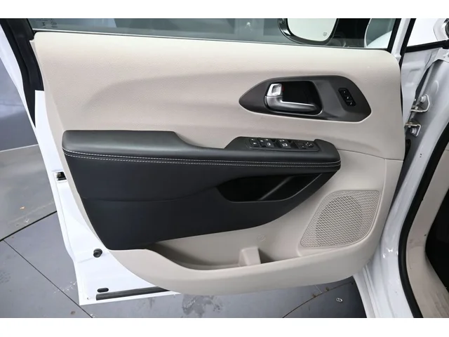SEMINUEVOS CHRYSLER Pacifica a Estados en autogozo