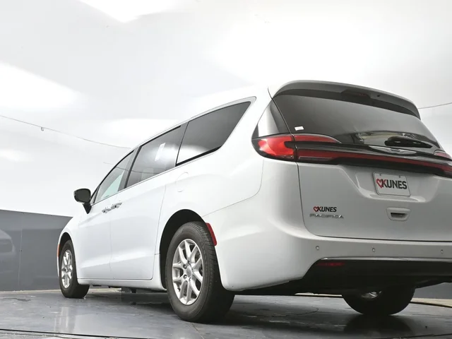 SEMINUEVOS CHRYSLER Pacifica a Estados en autogozo