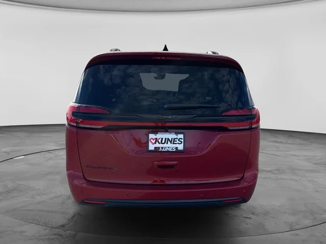 Nuevos CHRYSLER PACIFICA à Estados chez autogozo
