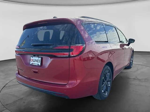 Nuevos CHRYSLER PACIFICA à Estados chez autogozo