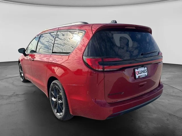 Nuevos CHRYSLER PACIFICA à Estados chez autogozo