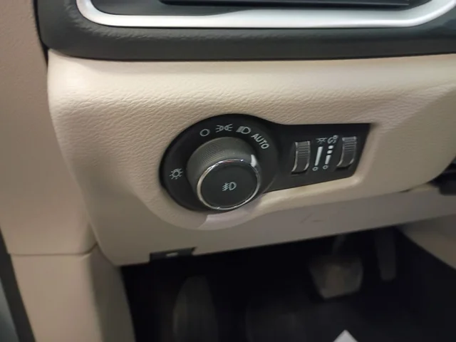 SEMINUEVOS CHRYSLER Pacifica a Estados en autogozo