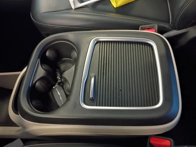 SEMINUEVOS CHRYSLER Pacifica a Estados en autogozo