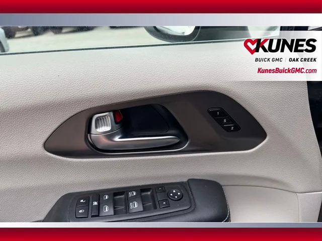 SEMINUEVOS CHRYSLER Pacifica a Estados en autogozo