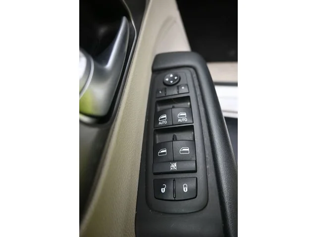 SEMINUEVOS CHRYSLER Pacifica a Estados en autogozo