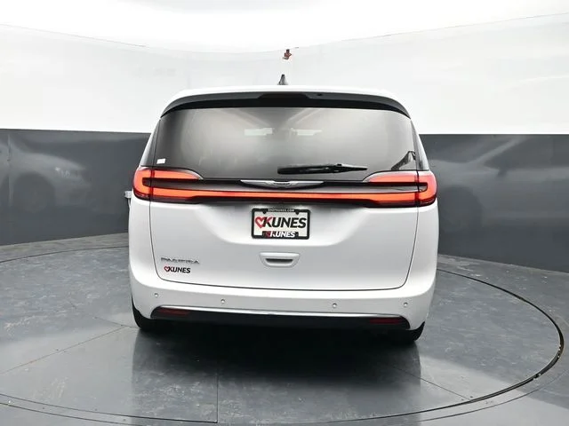 SEMINUEVOS CHRYSLER Pacifica a Estados en autogozo