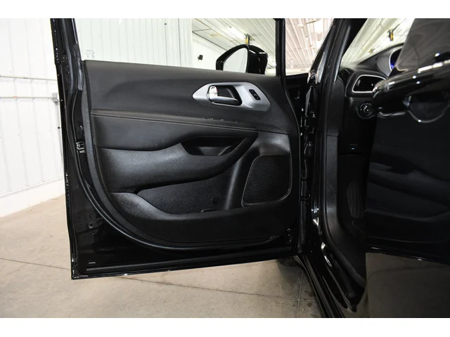 SEMINUEVOS CHRYSLER Pacifica a Estados en autogozo